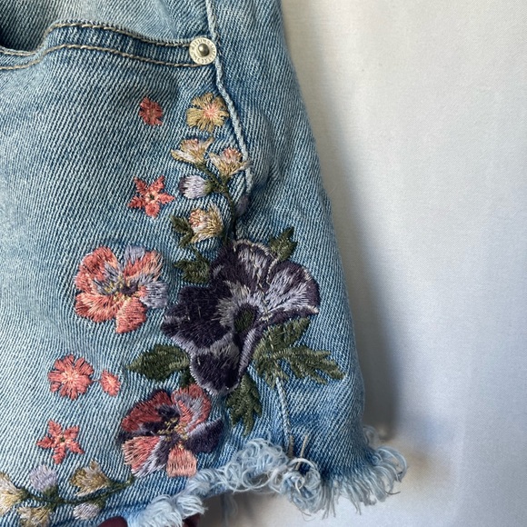 Mossimo Flower Embroidered cut off Jean Shorts - Picture 3 of 9
